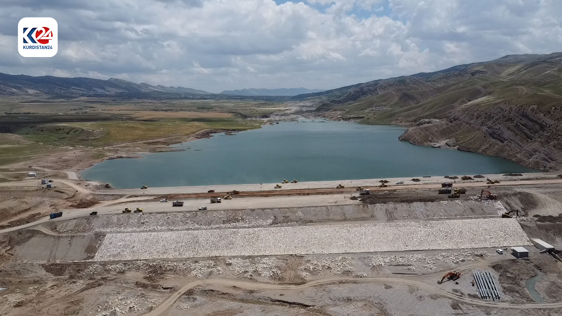 کارکردن لە بەنداوی بەستۆرە بەردەوامە (وێنە: ئیسلام هیرۆ - کوردستان24)